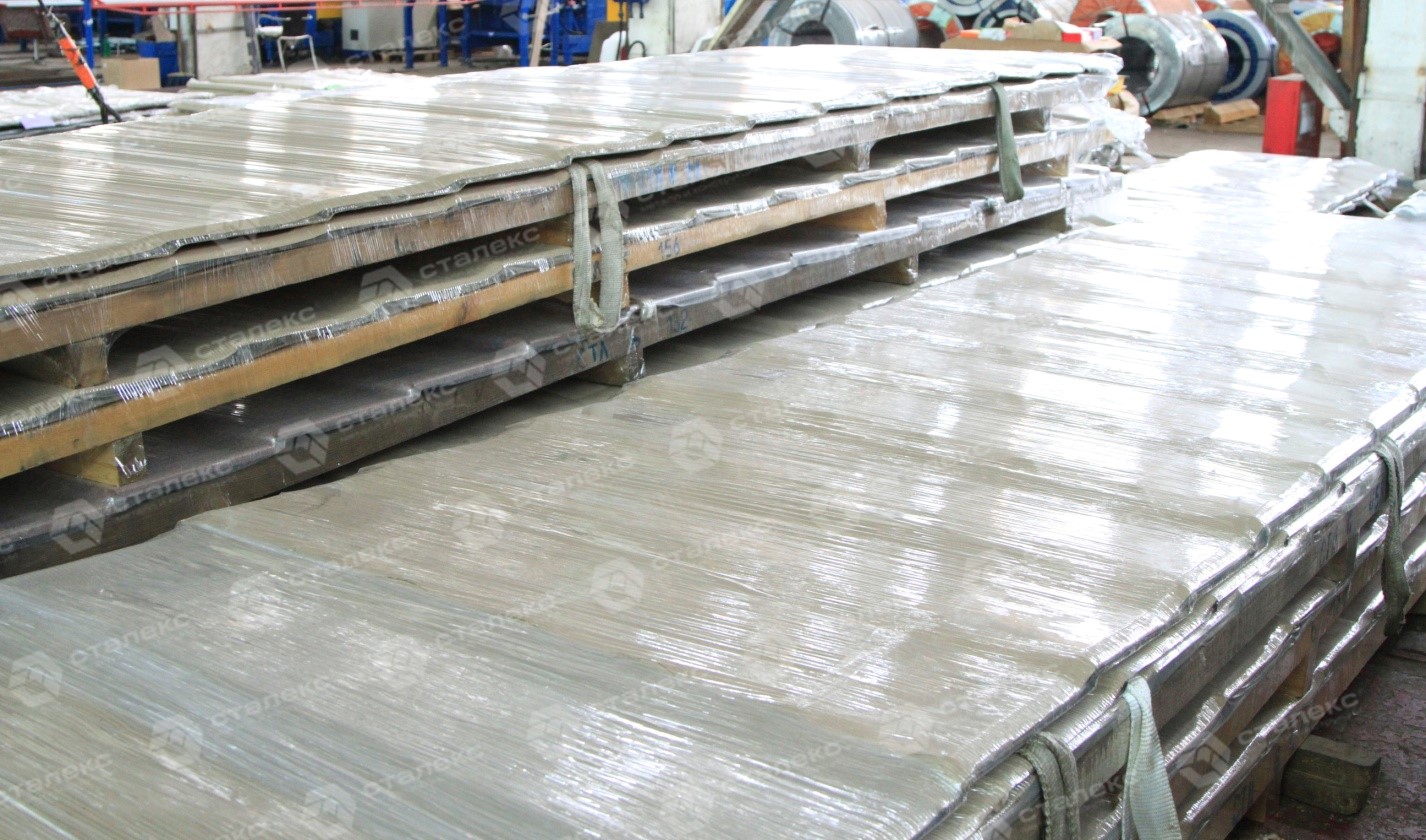 Готовая металлочерепица на поддонах